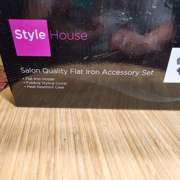 NIB Style House Pro Negative Ion Hair Styling Flat Iron red 1.25\